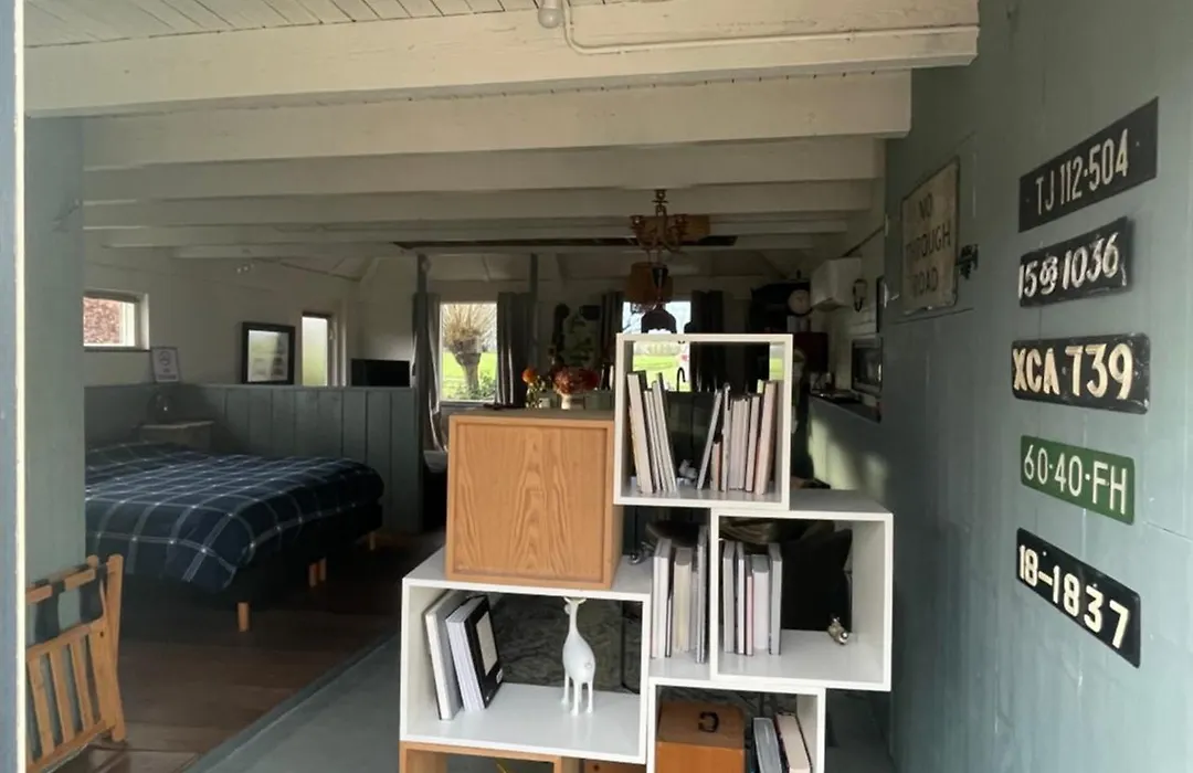Holiday Cottage De Garage Inn-1